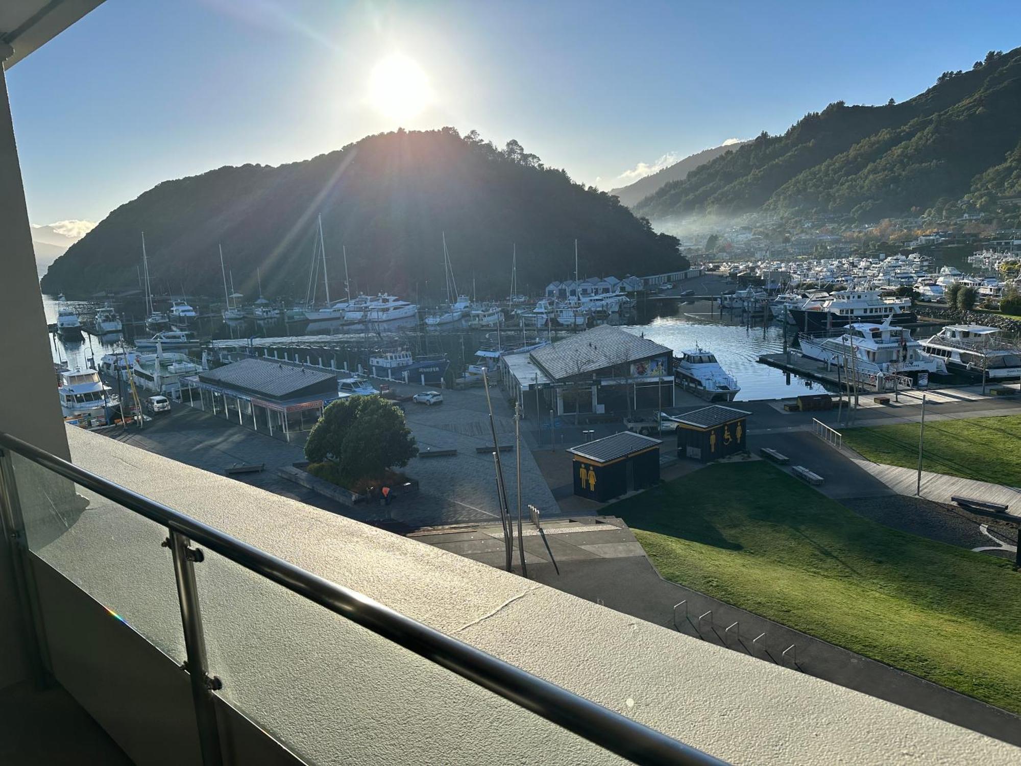 Picton Waterfront Apartments Bagian luar foto