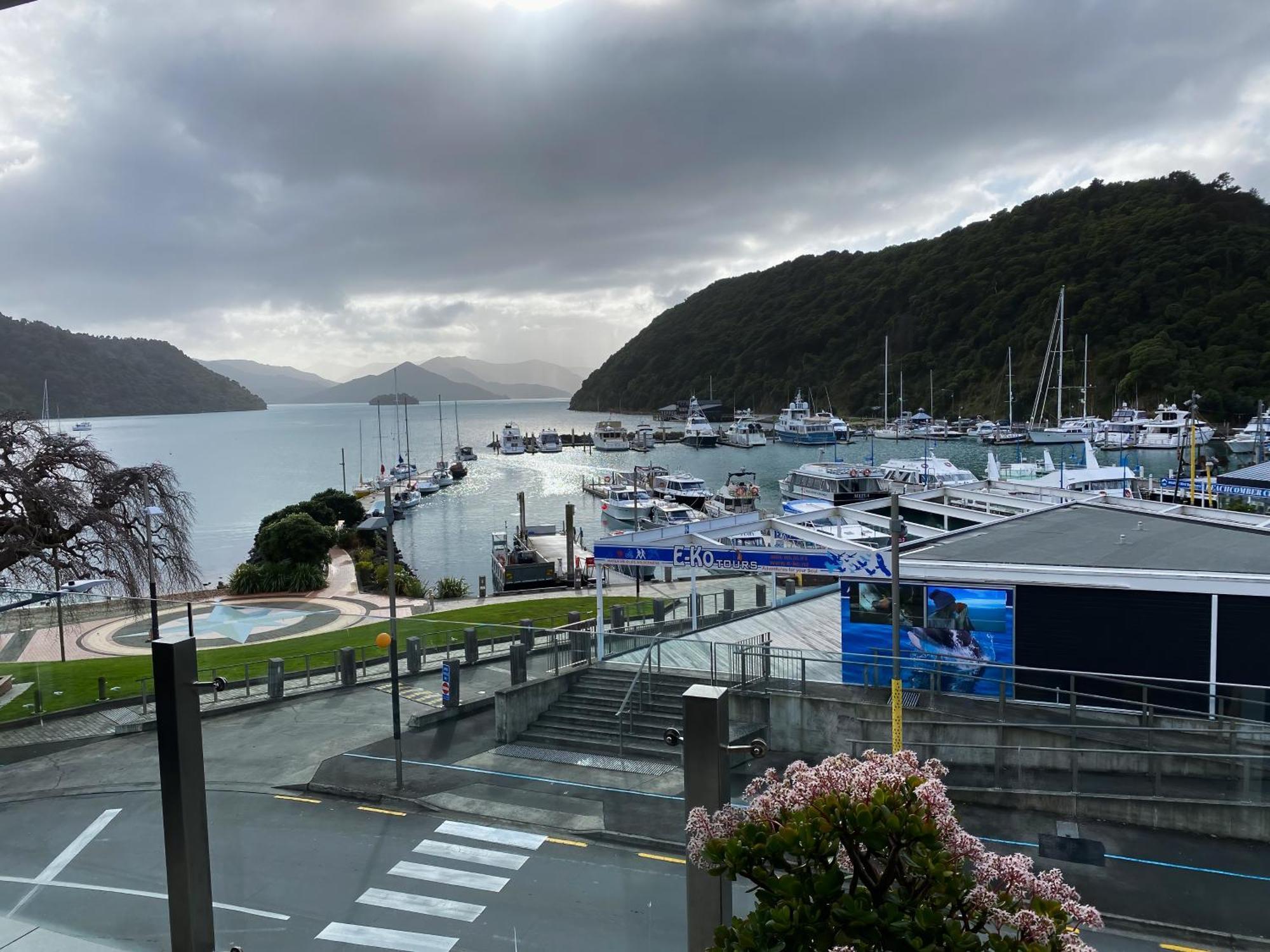 Picton Waterfront Apartments Bagian luar foto