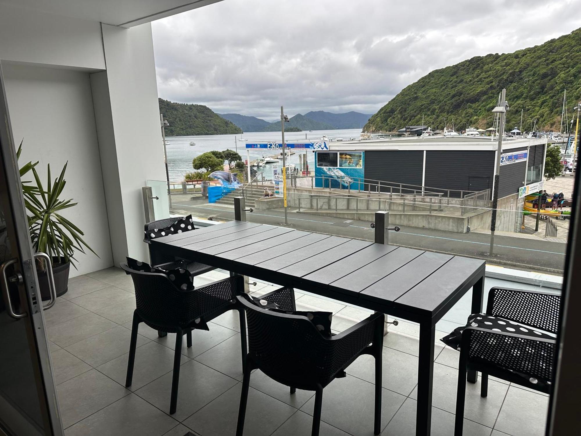 Picton Waterfront Apartments Bagian luar foto